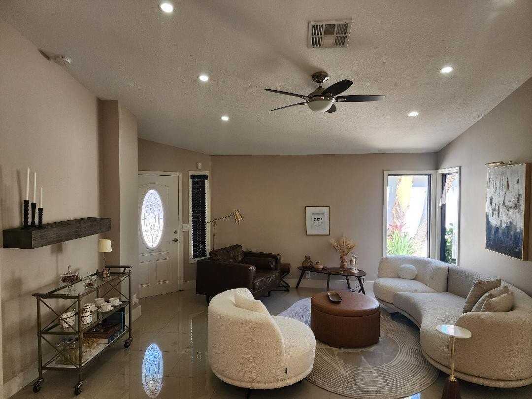 3760 Nw 19th St - Photo 2 of 48