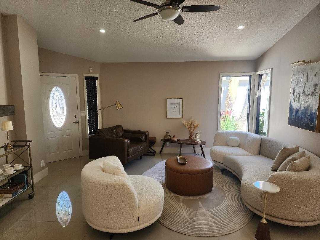 3760 Nw 19th St - Photo 3 of 48