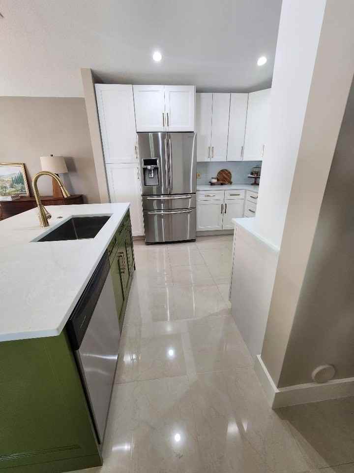 3760 Nw 19th St - Photo 7 of 48