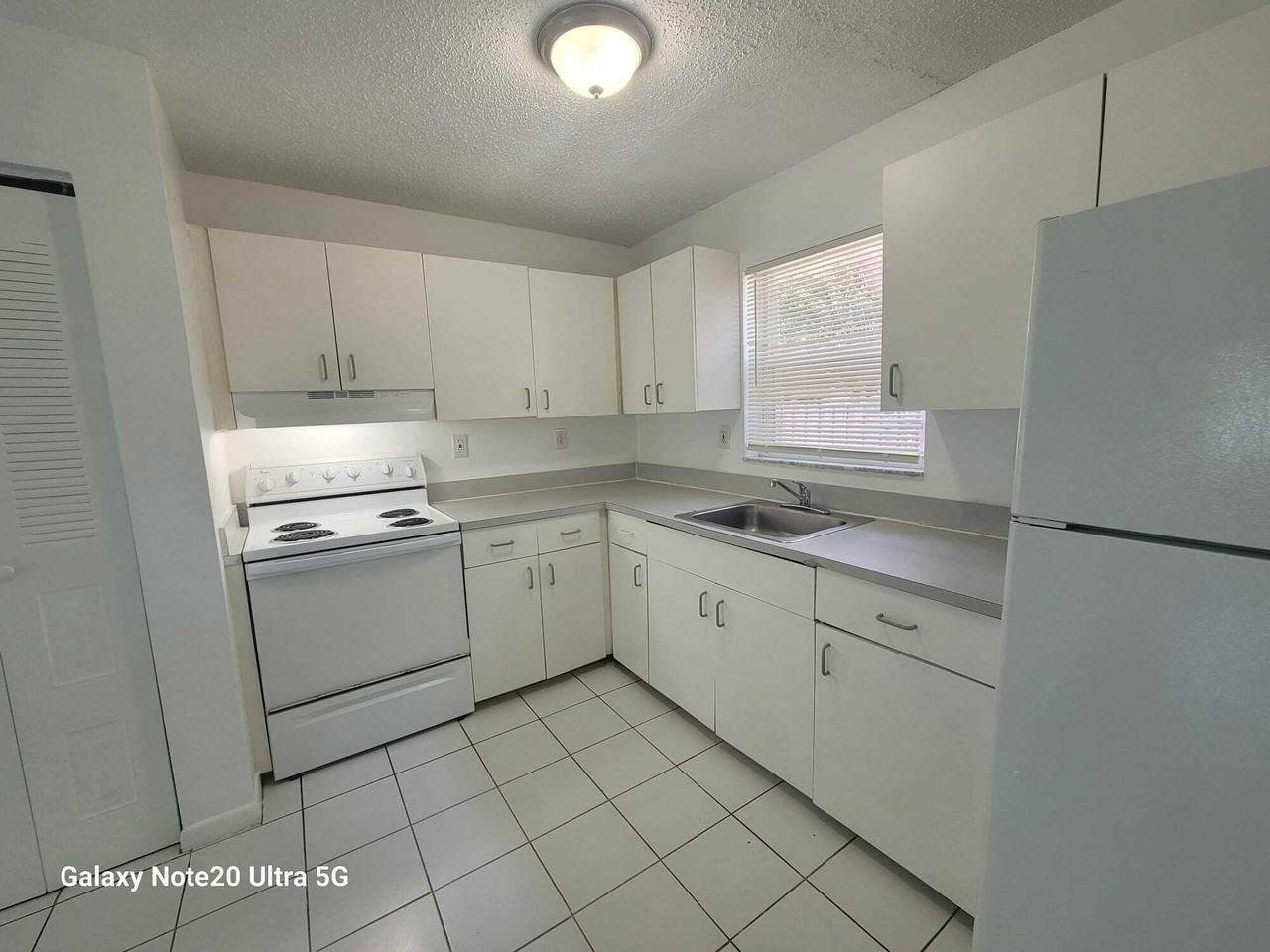 2223 Taylor St #2 - Photo 5 of 13