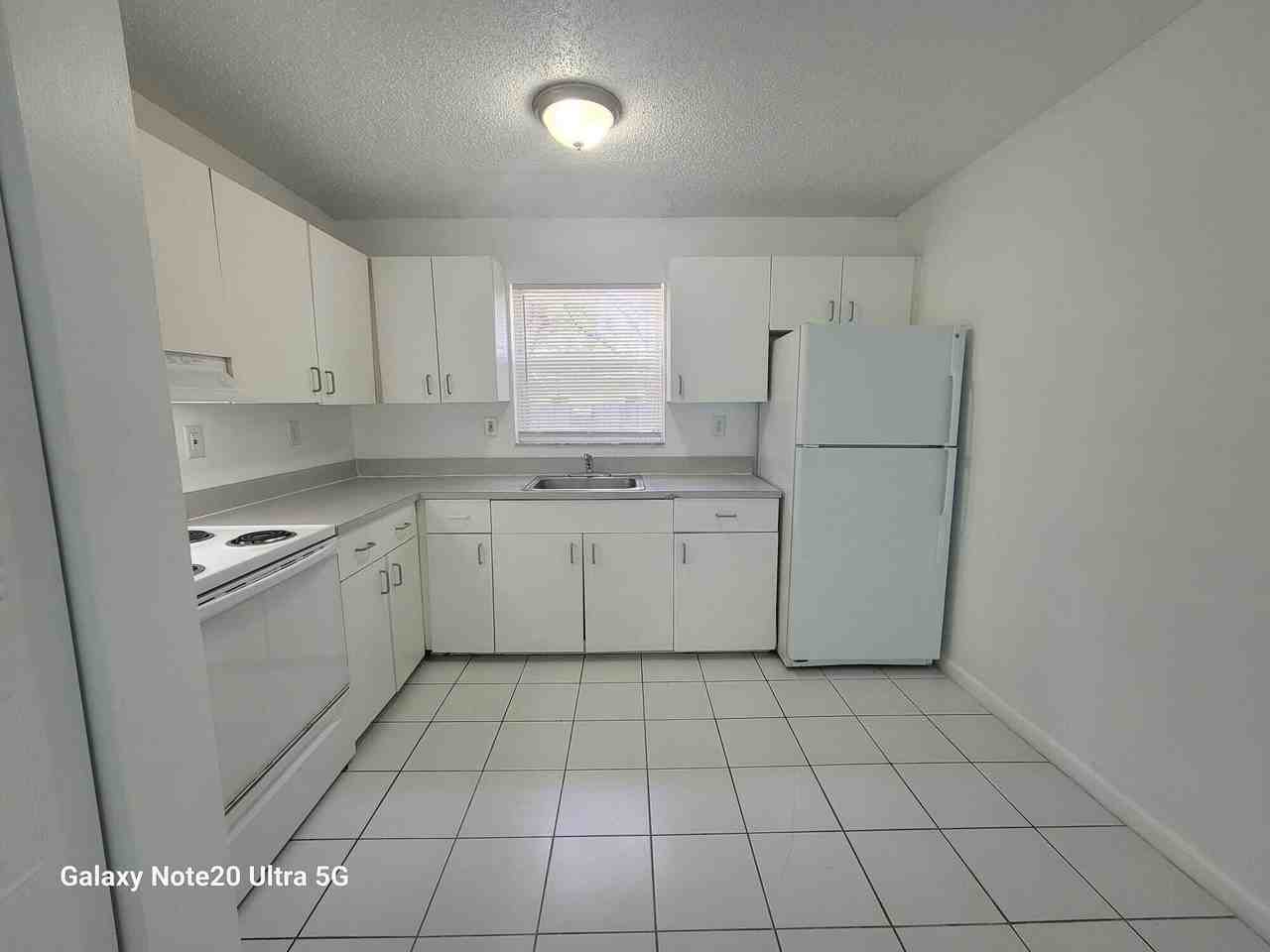 2223 Taylor St #2 - Photo 6 of 13