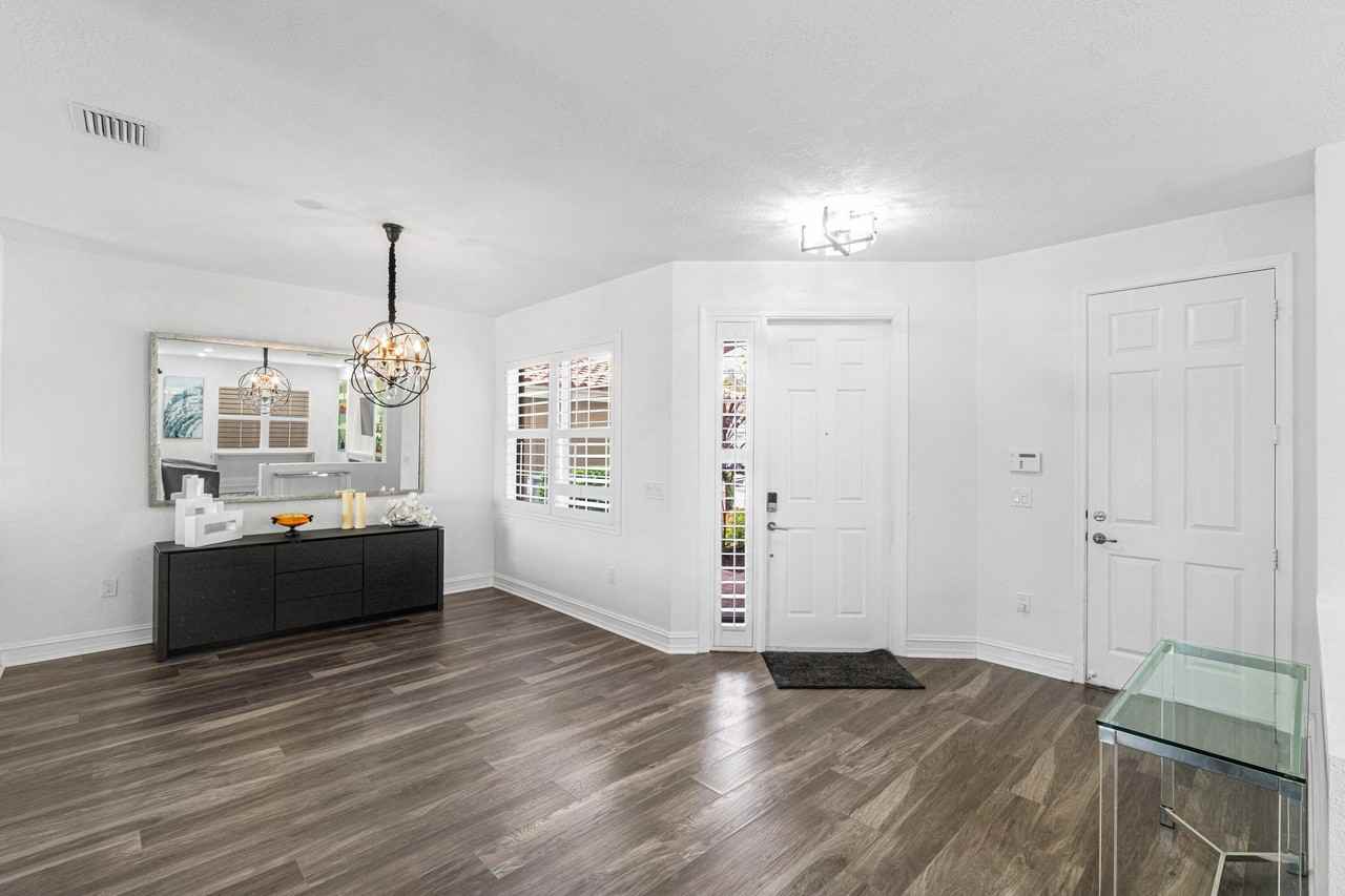 8300 Calabria Lakes Dr - Photo 5 of 47