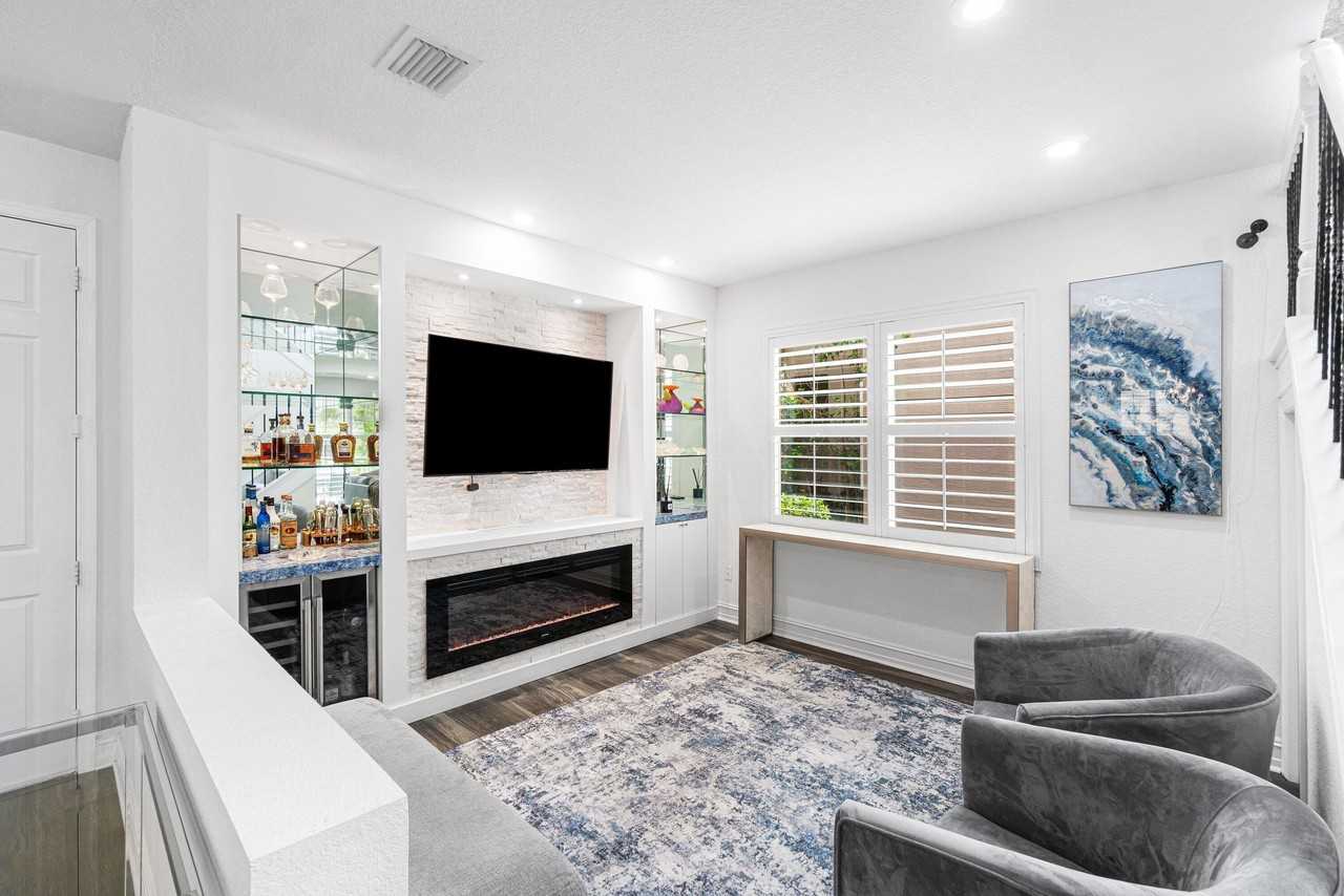 8300 Calabria Lakes Dr - Photo 7 of 47