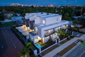 featured image of 1220 Ne 15th Ave