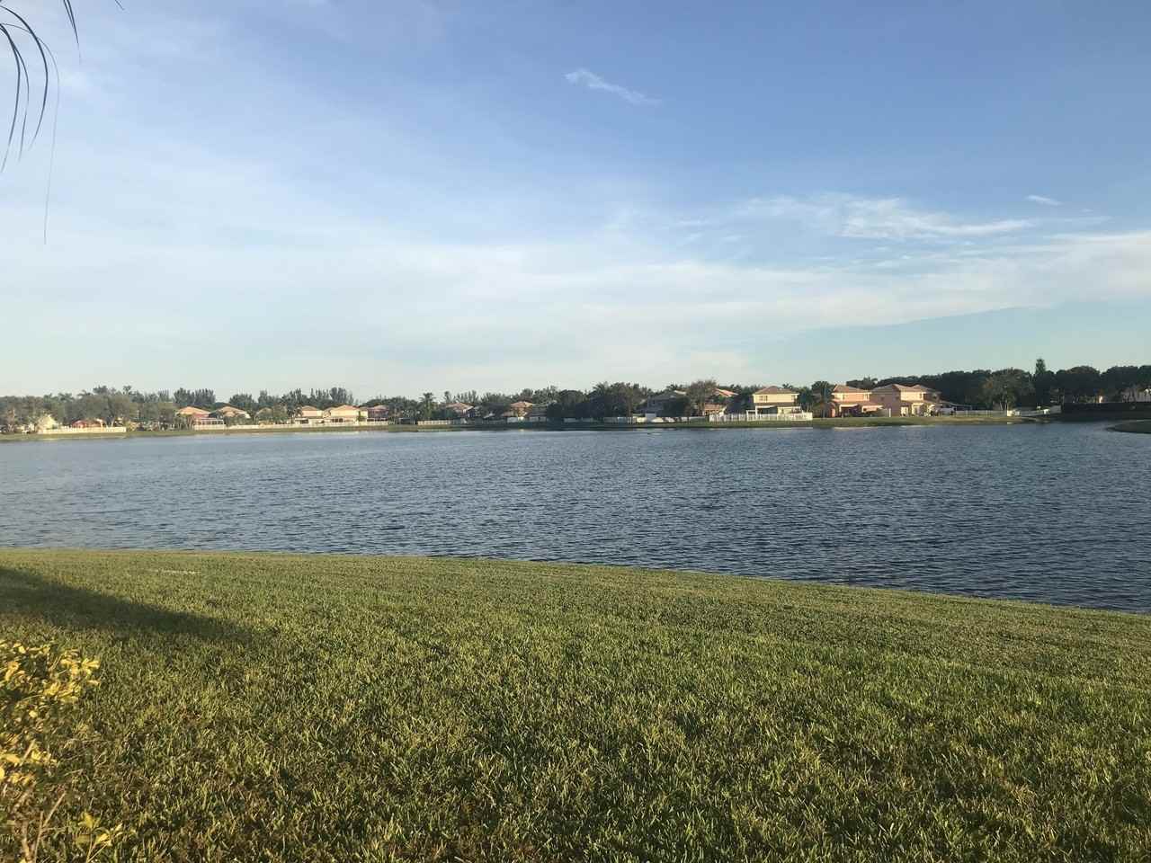 3472 Commodore Ct - Photo 5 of 50