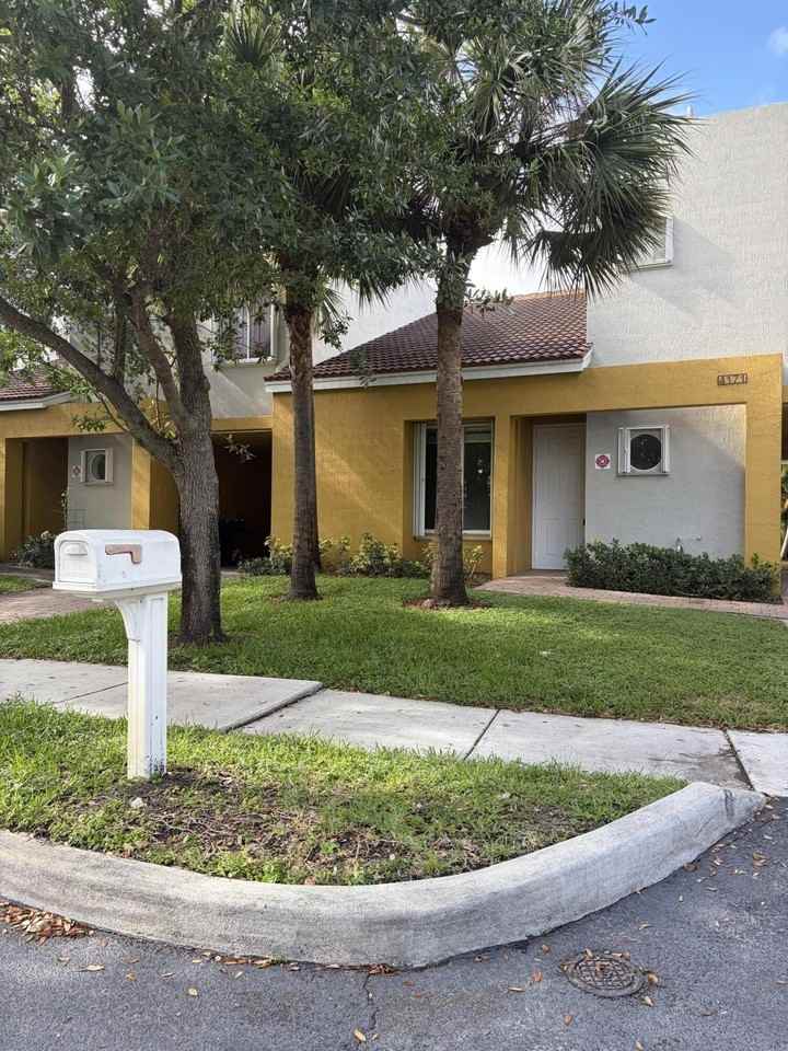 4171 Gulfstream Rd - Photo 2 of 18