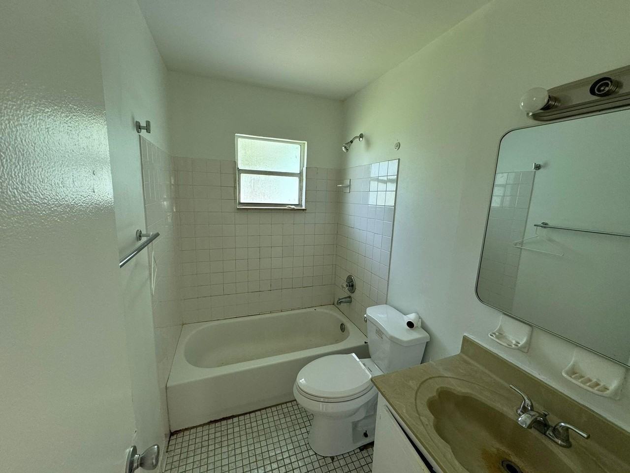 3002 Se Camino Ave - Photo 6 of 10