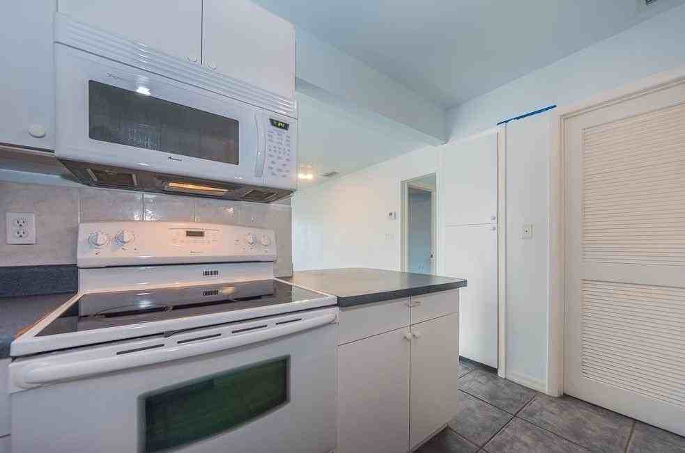 1315 Bayshore Dr #204 - Photo 7 of 20