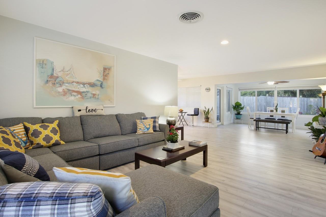 466 Tequesta Dr - Photo 2 of 26