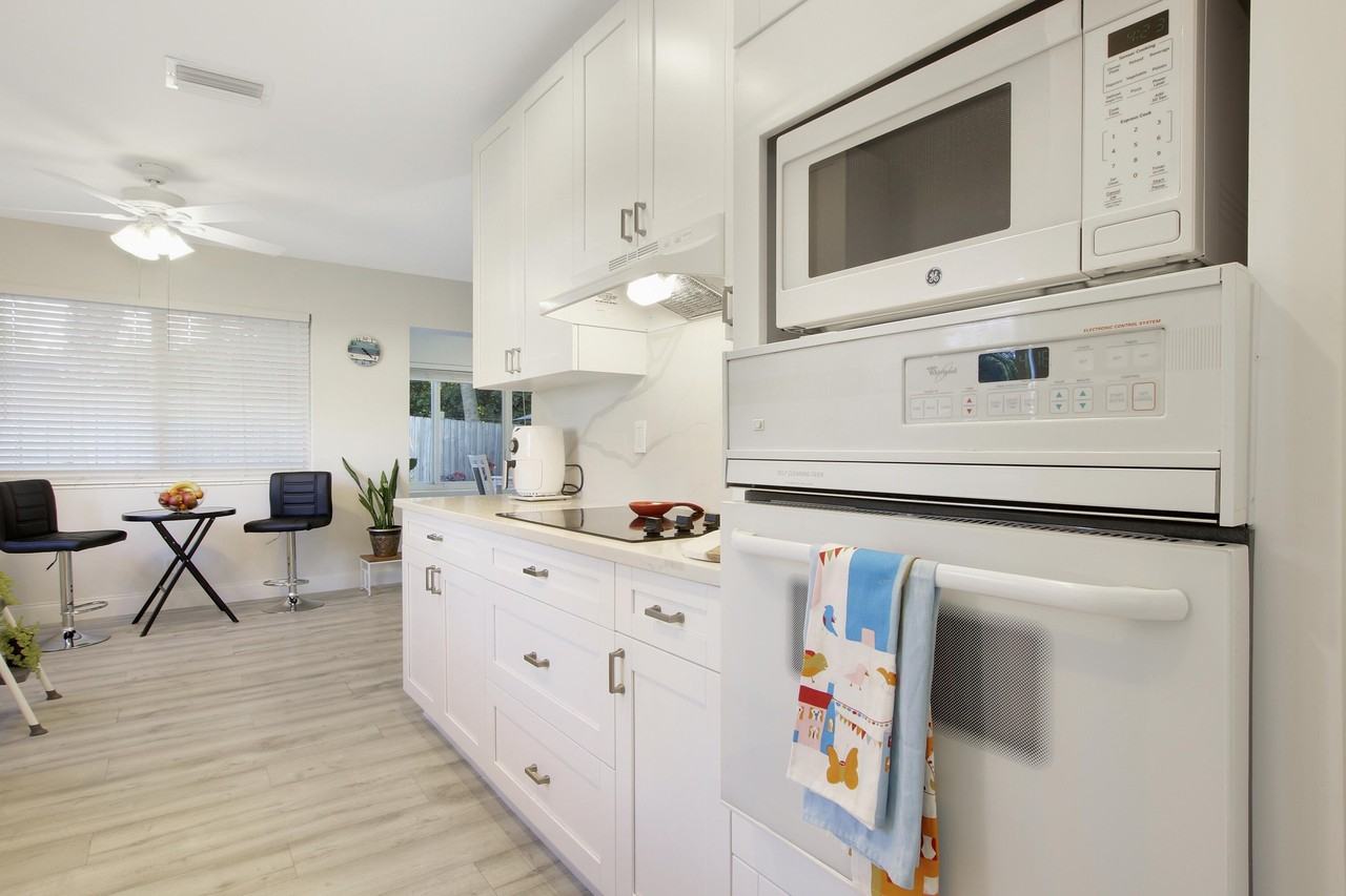 466 Tequesta Dr - Photo 6 of 26