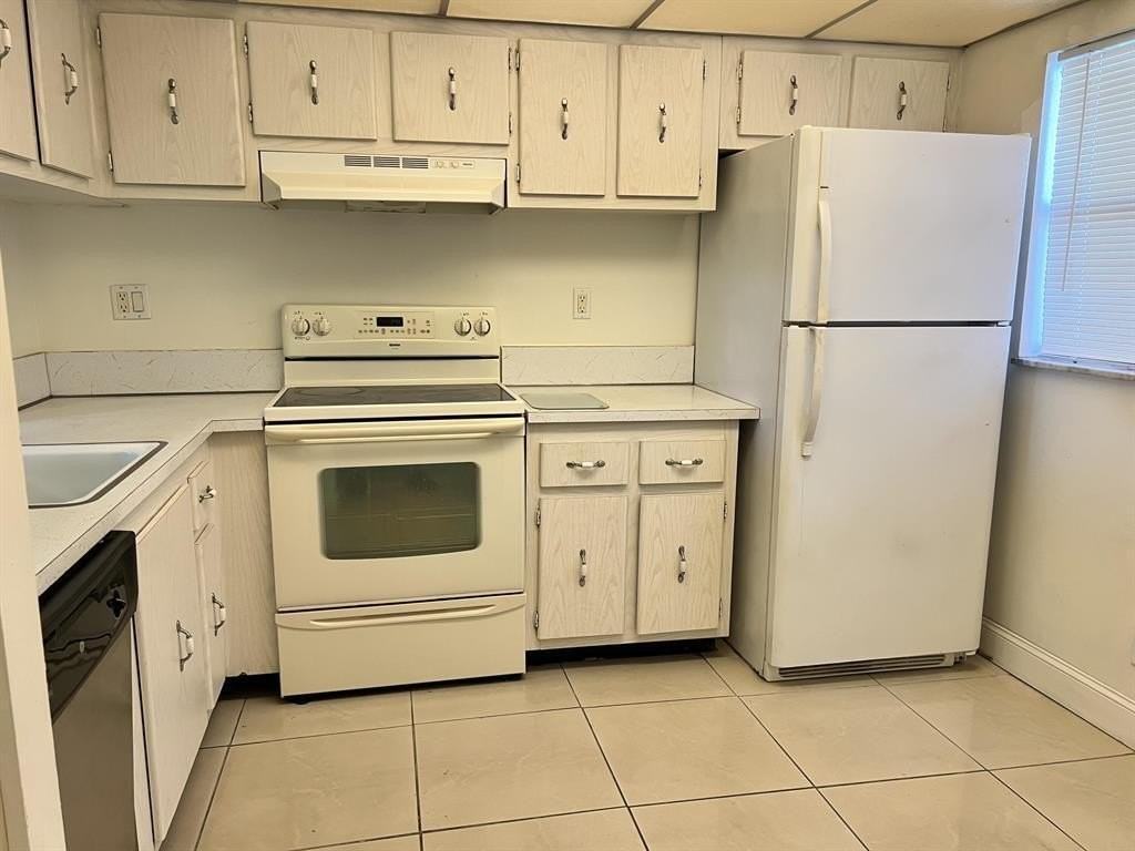 8810 W Mcnab Rd #205 - Photo 5 of 11