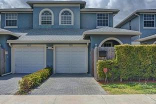 1135 Ne 3rd Ave - Photo 1 of 1