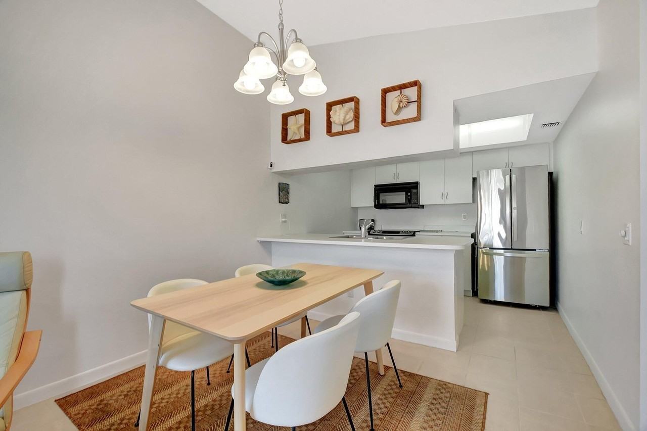 621 Waterside Dr - Photo 5 of 26