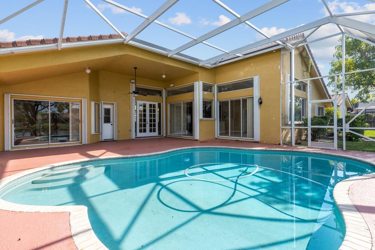 6051 Nw 60th Ave - Photo 7 of 34