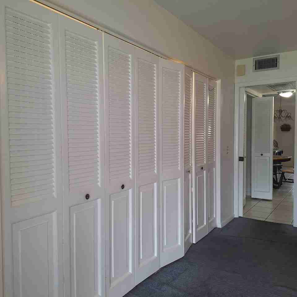 1010 Wolverton E - Photo 4 of 30