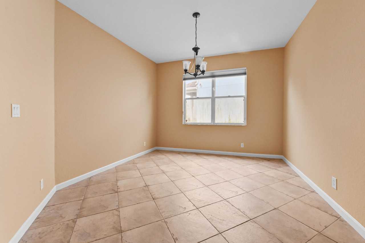 116 Hamilton Ter - Photo 4 of 26