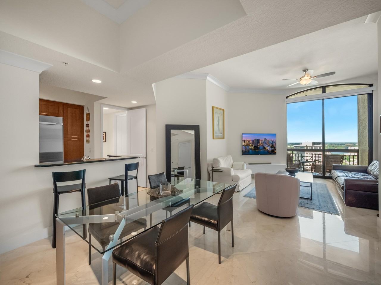 701 S Olive Ave #2117 - Photo 2 of 25