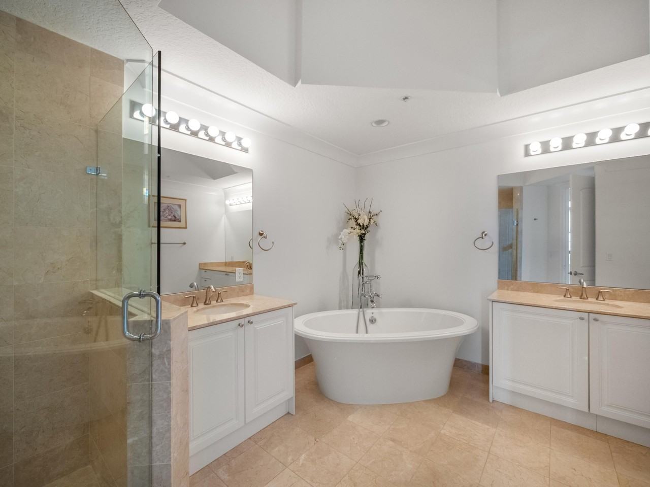 701 S Olive Ave #2117 - Photo 6 of 25