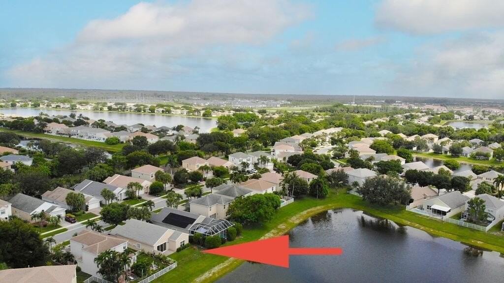 137 Canterbury Pl - Photo 2 of 40