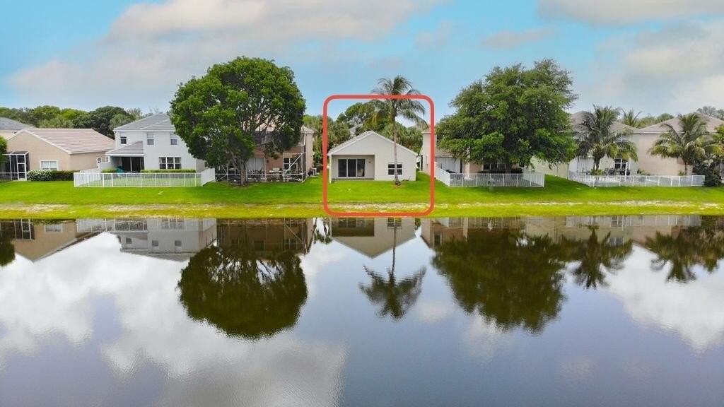 137 Canterbury Pl - Photo 4 of 40