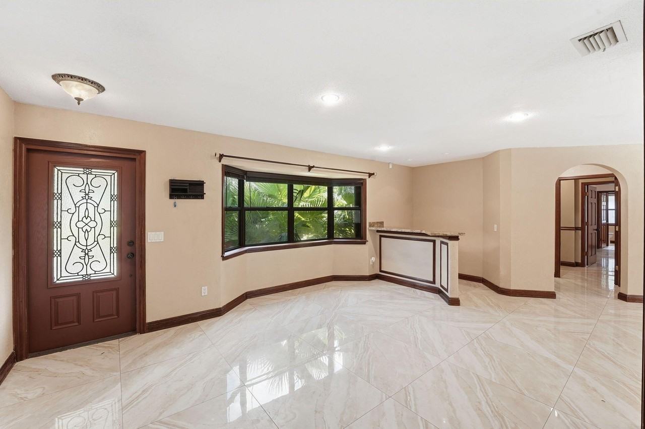 12356 61st Ln N - Photo 5 of 26