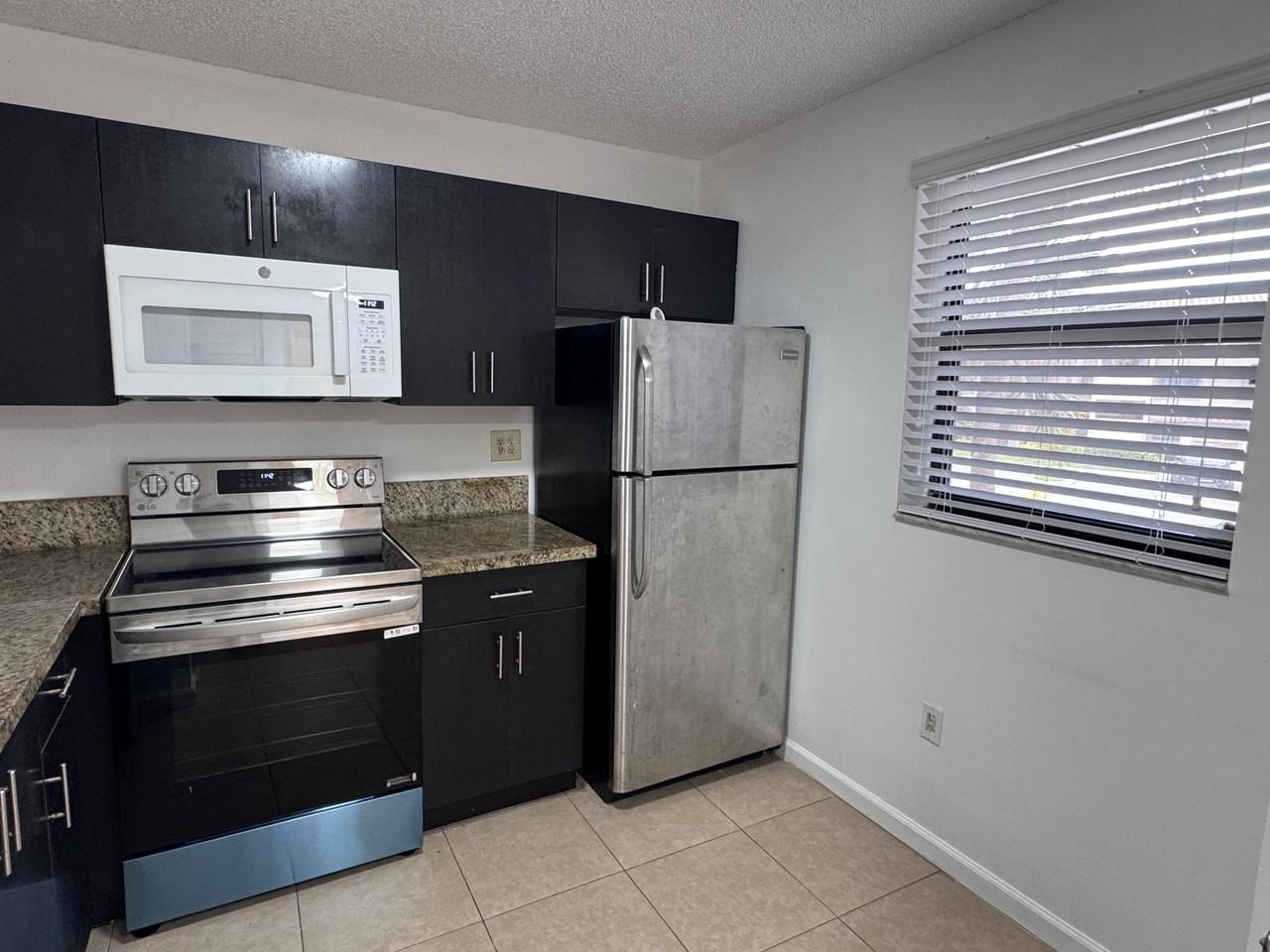 9968 Nob Hill Ln #9968 - Photo 4 of 43