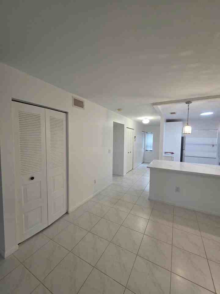 9187 Norte Lago #5E - Photo 7 of 19
