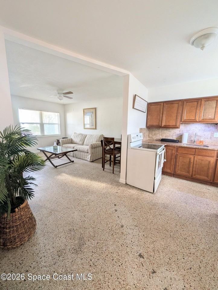 1420 Avocado Ave #15 - Photo 3 of 10