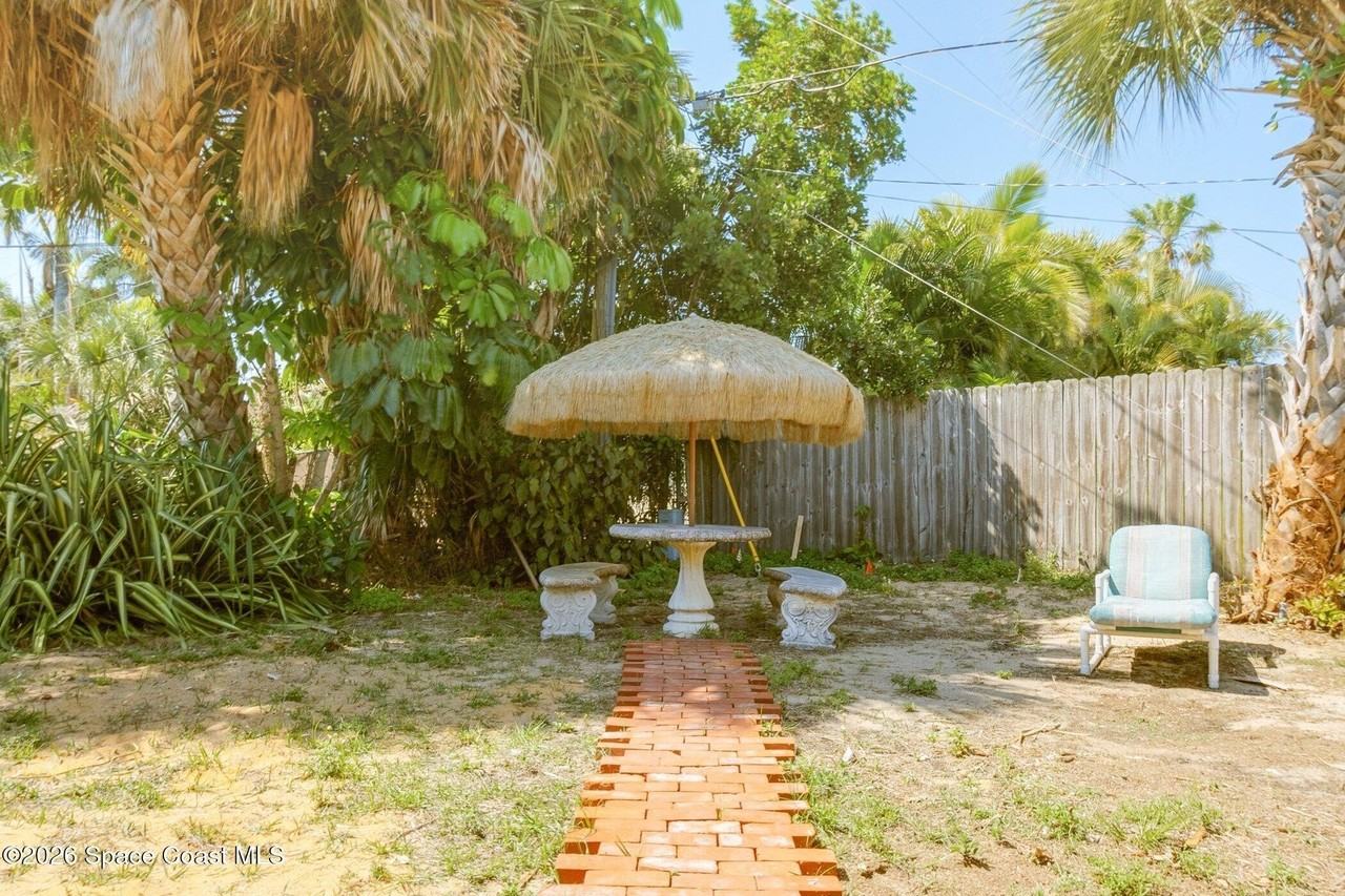 101 E Dover St - Photo 7 of 40