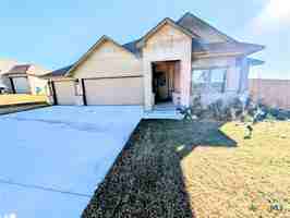 featured image of 305 Bobby Lou Ln