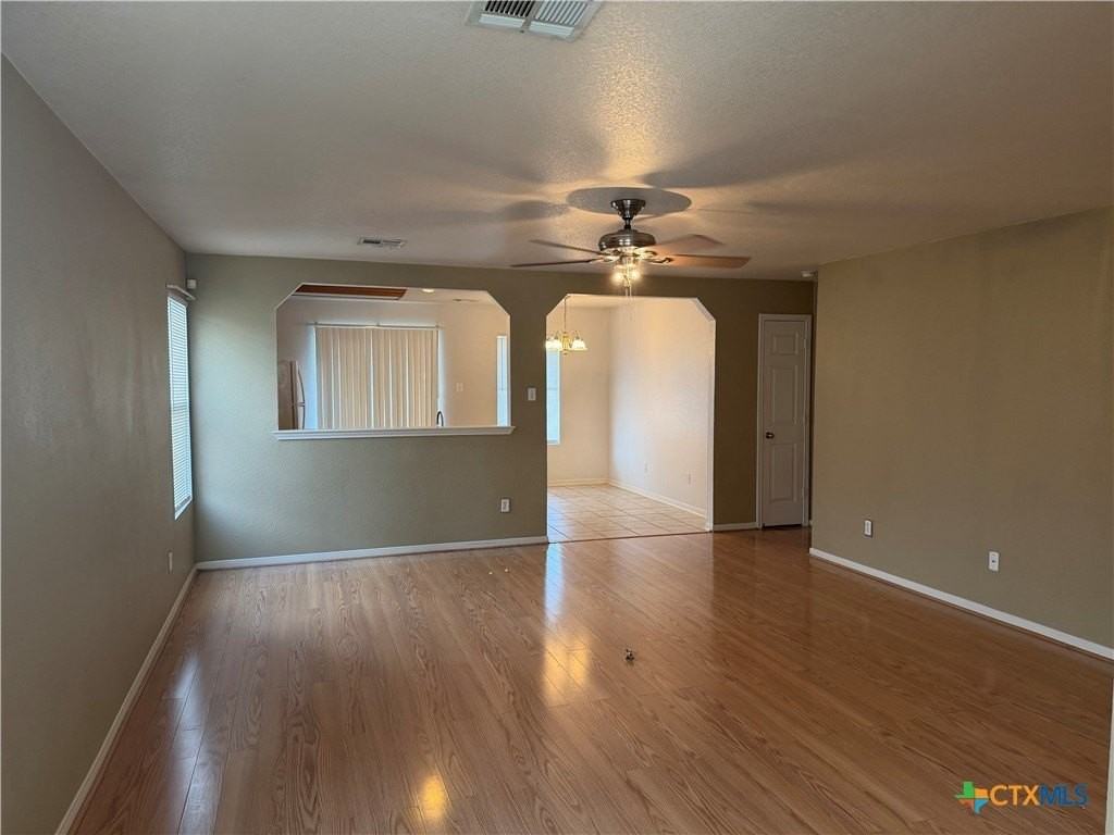 2300 Maedell Dr - Photo 3 of 17