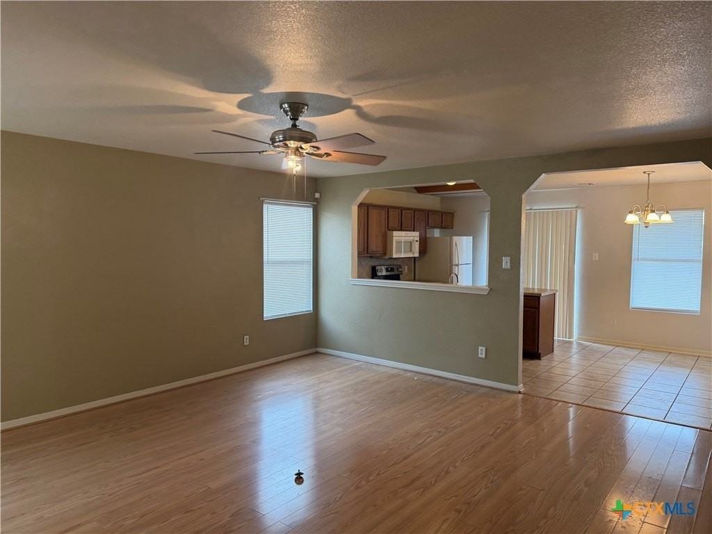 2300 Maedell Dr - Photo 4 of 17