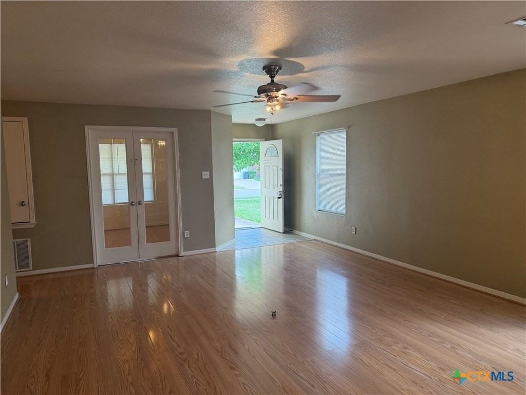 2300 Maedell Dr - Photo 5 of 17