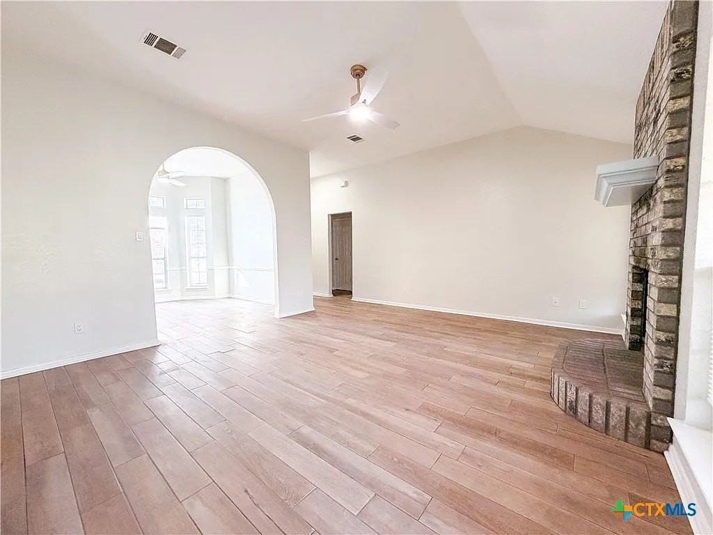 5414 Williams Dr - Photo 3 of 14