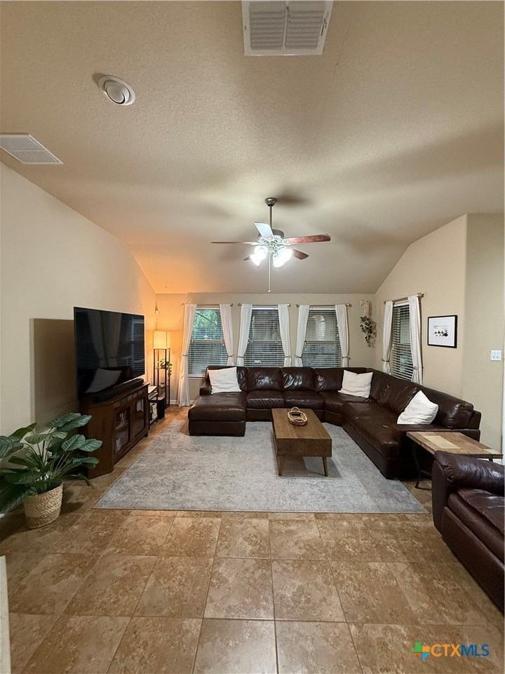 3161 Birch Bnd - Photo 4 of 26