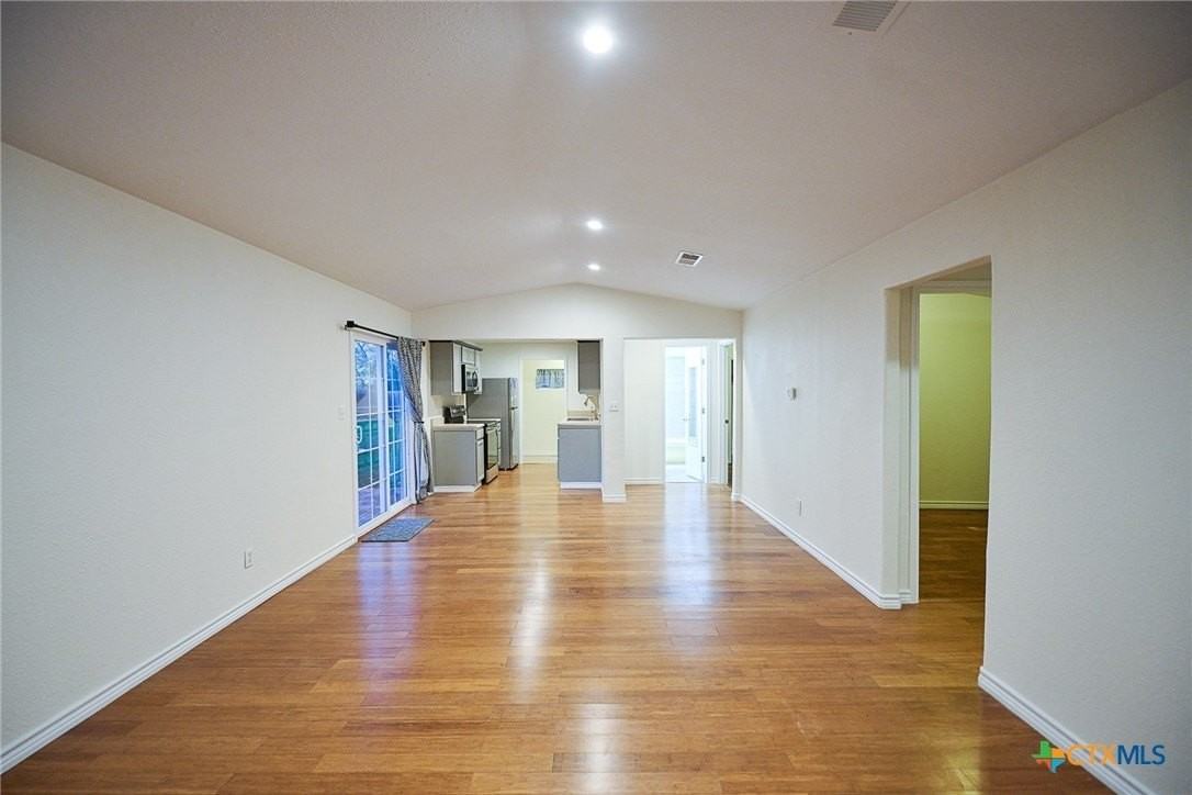 919 Southside Dr - Photo 5 of 22