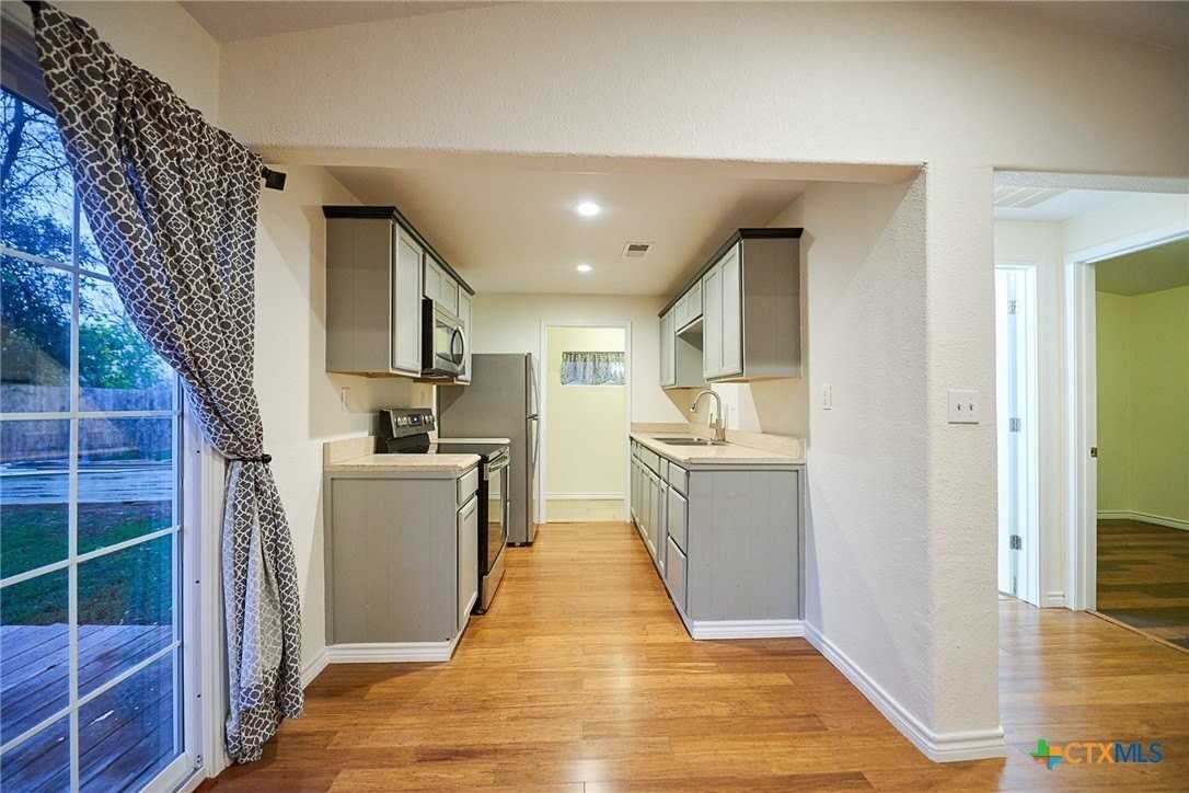 919 Southside Dr - Photo 6 of 22