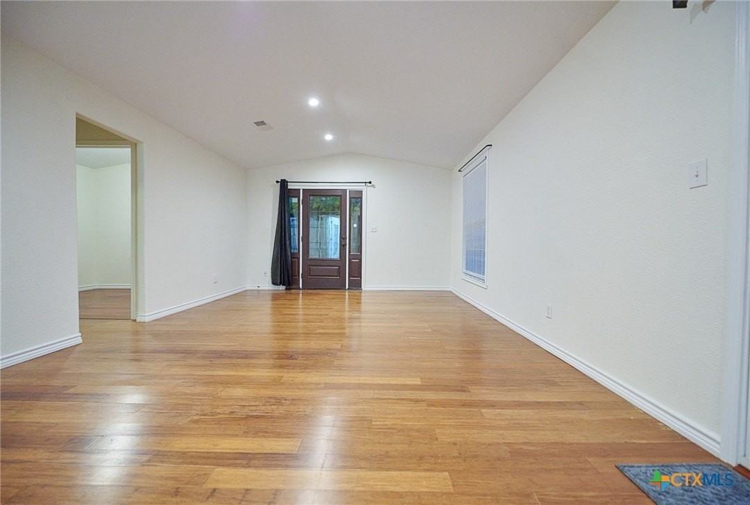 919 Southside Dr - Photo 7 of 22