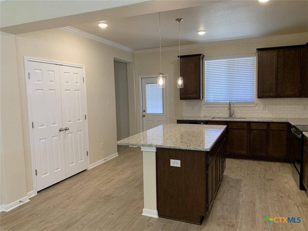 612 Ripplewood Dr - Photo 5 of 11