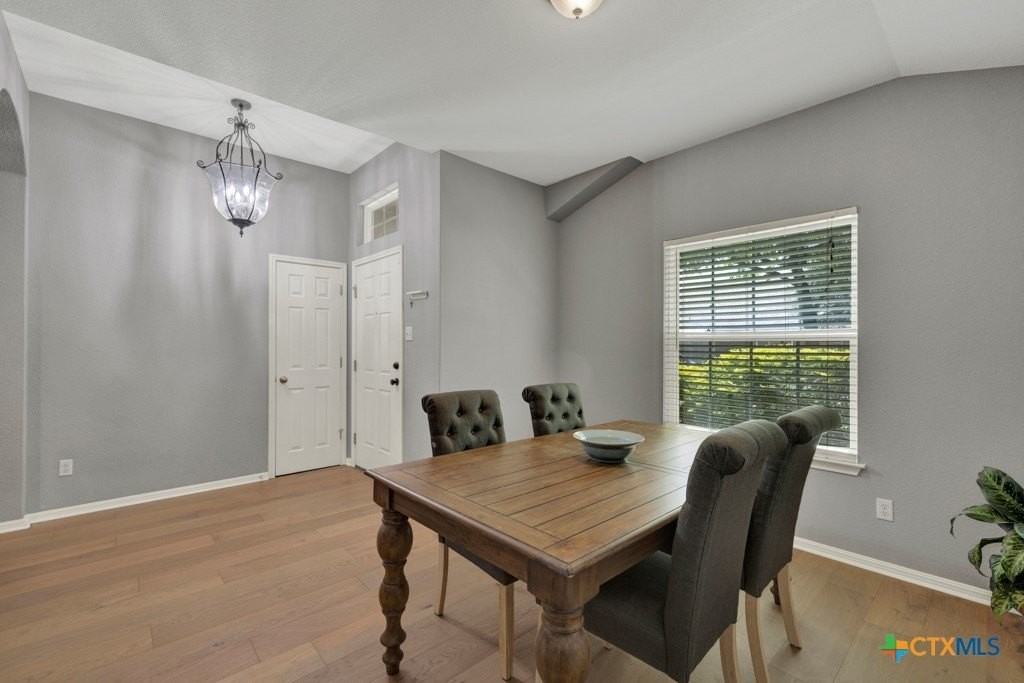 481 Bayou Bend Dr - Photo 4 of 32