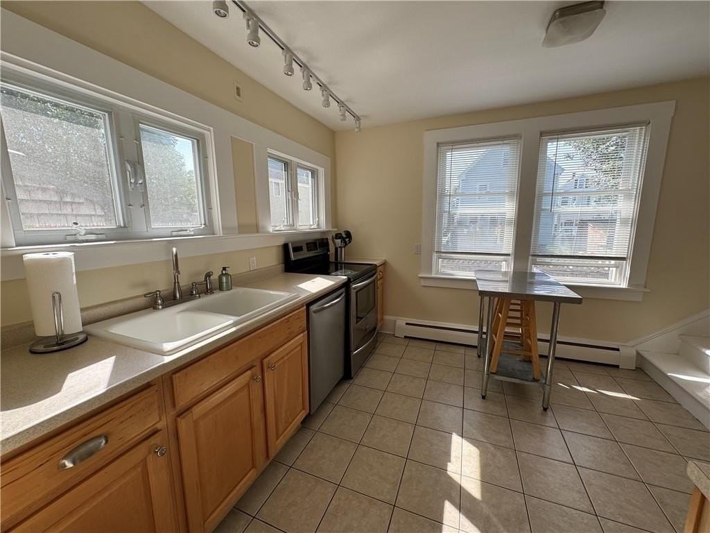 49 Connection St - Photo 4 of 34