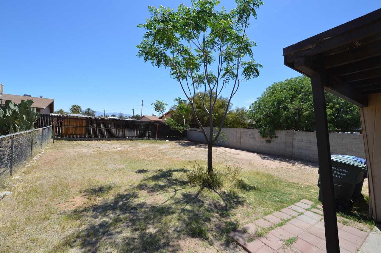 1150 N Santa Rosa Ave - Photo 7 of 8