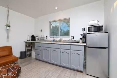 2039 E 8th St #B - Photo 4 of 12