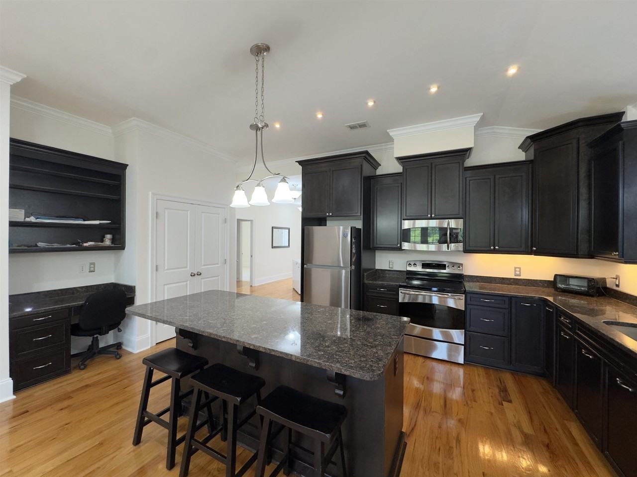 2604 Ulysses Rd - Photo 2 of 26