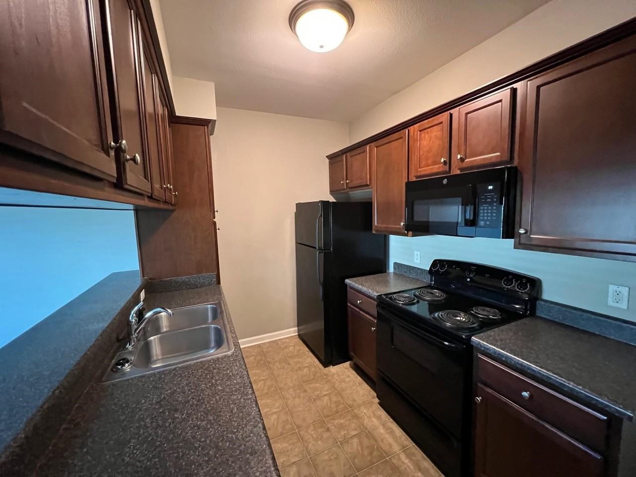 1955 Bloomington Ave - Photo 4 of 14