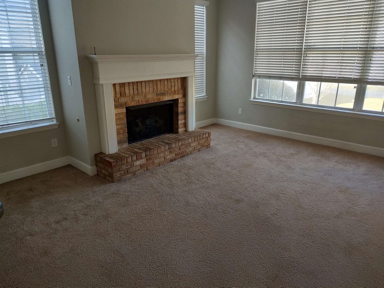 3712 Riverton Trl - Photo 5 of 31