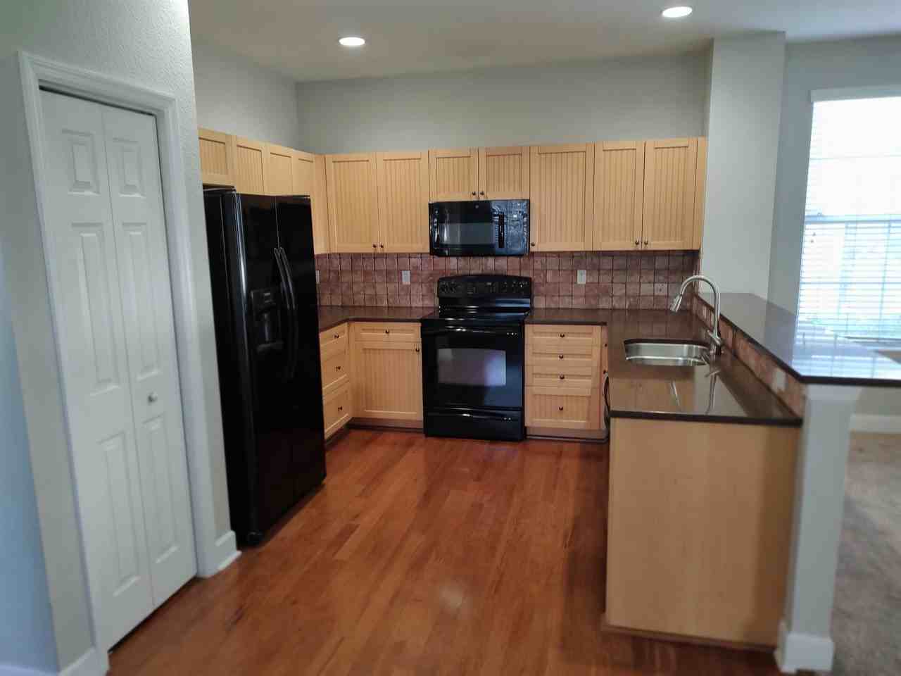 3712 Riverton Trl - Photo 6 of 31