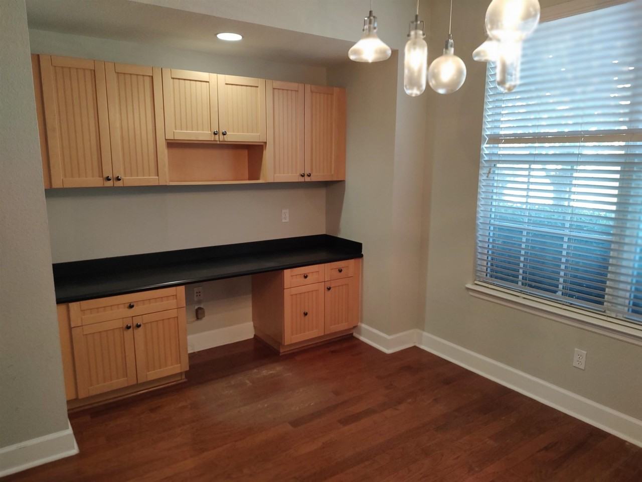 3712 Riverton Trl - Photo 7 of 31