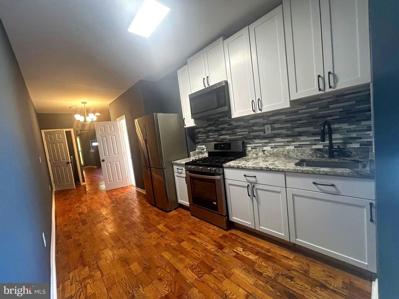 1516 N Mount St - Photo 2 of 26