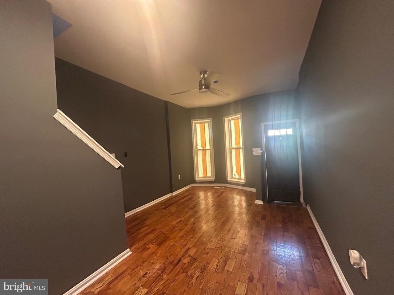 1516 N Mount St - Photo 4 of 26